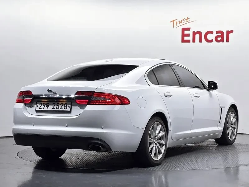 Jaguar Xf 2.2D Luxury X250, снимка 2 - Автомобили и джипове - 55749304