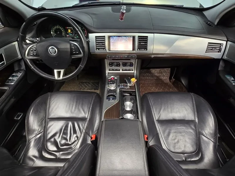 Jaguar Xf 2.2D Luxury X250, снимка 7 - Автомобили и джипове - 55749304