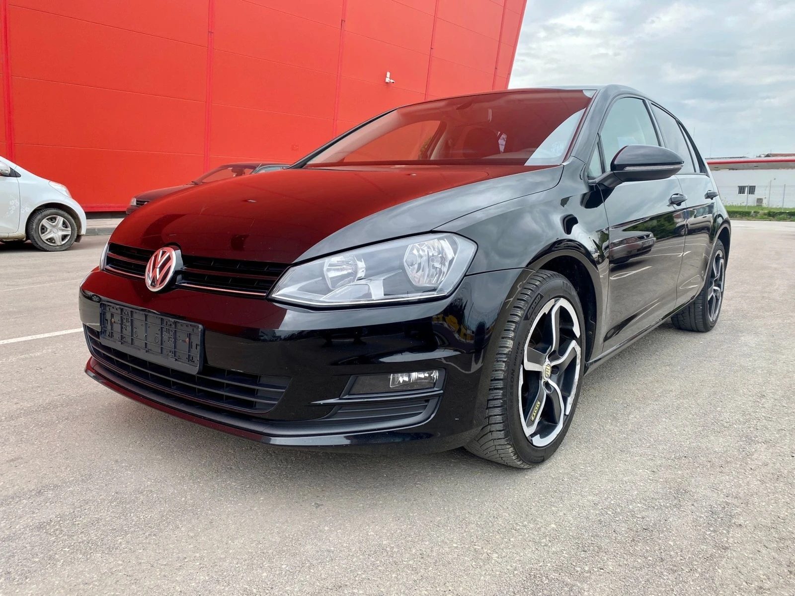 VW Golf 1.2 TSI 105 к.с. КАТО НОВ - изображение 3