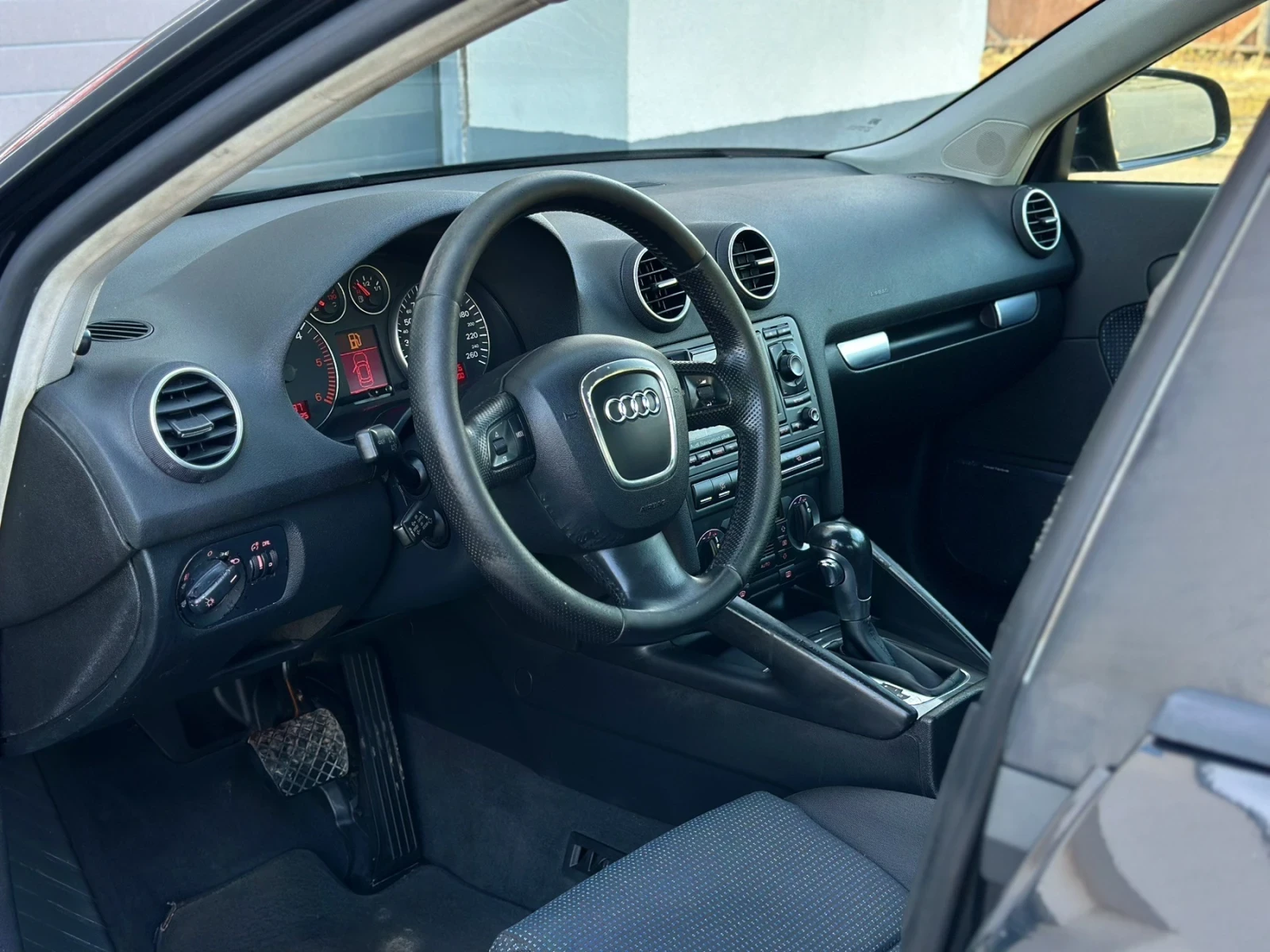 Audi A3 SportBack 2, 0tdi Automat  - изображение 10