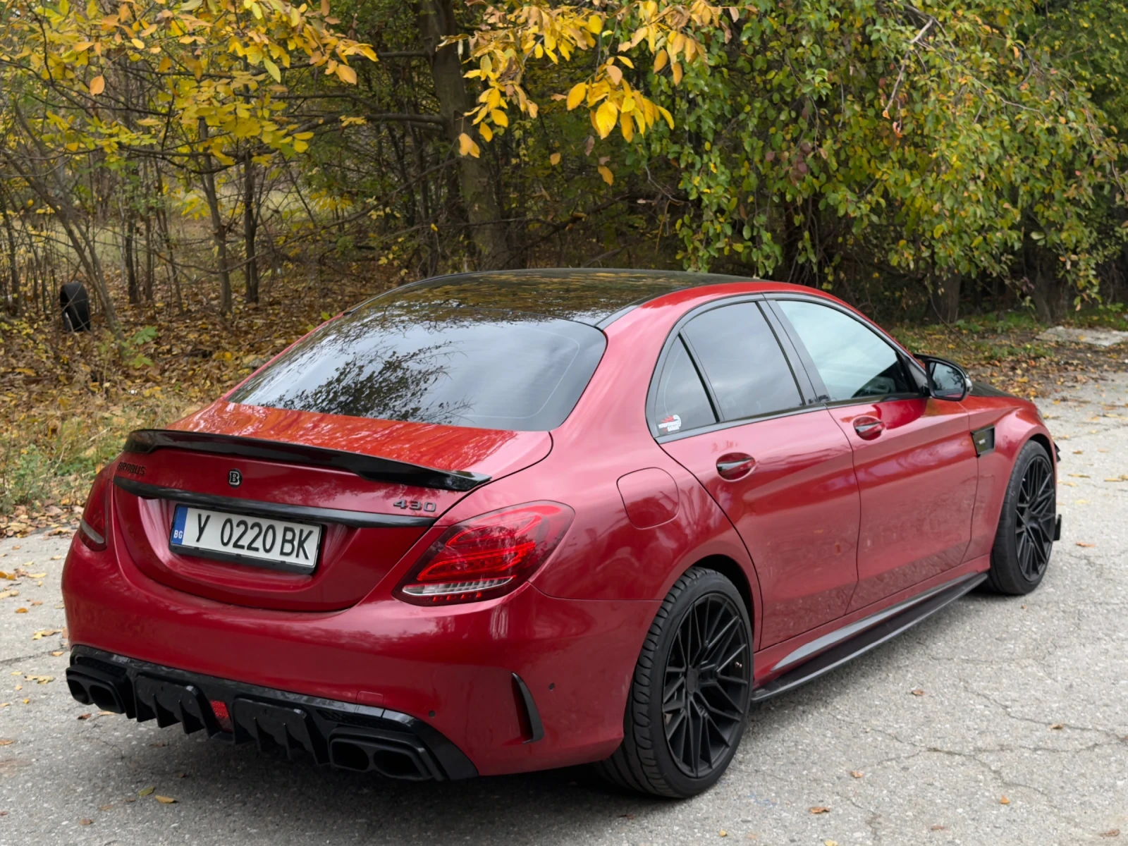 Mercedes-Benz C 400 - BRABUS ПАКЕТ/CARPLAY/64 АМБИЕНТ/КАСКО | 116К КМ  - изображение 4