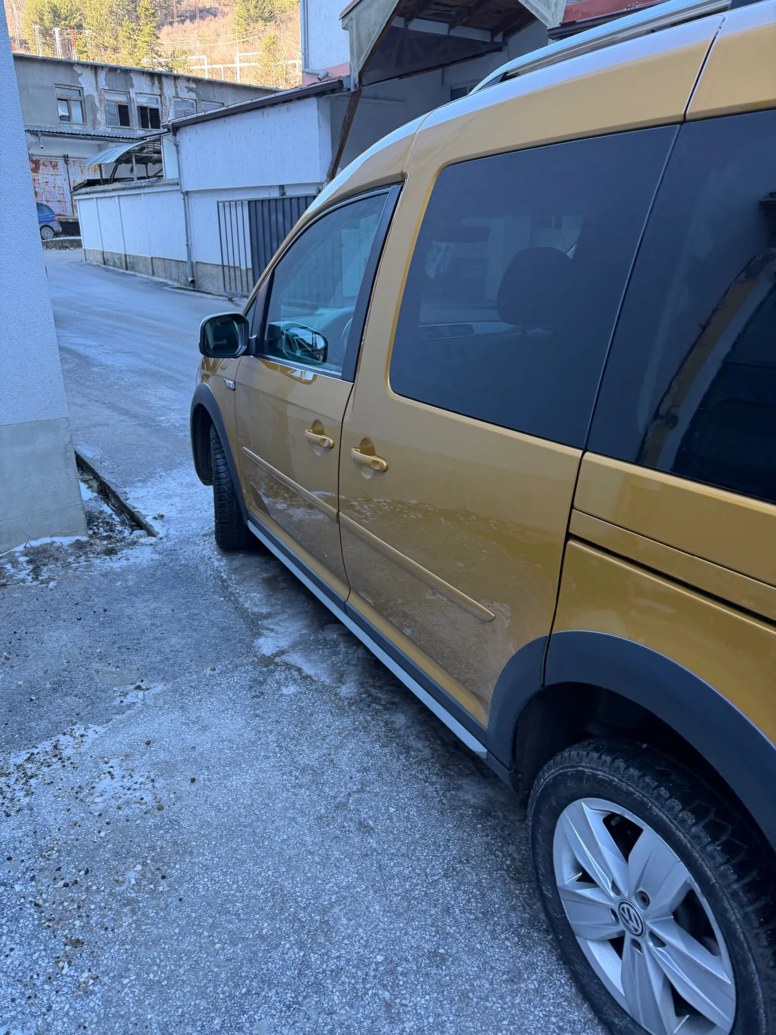 VW Caddy Alltrack 4x4 2.0tdi - изображение 9