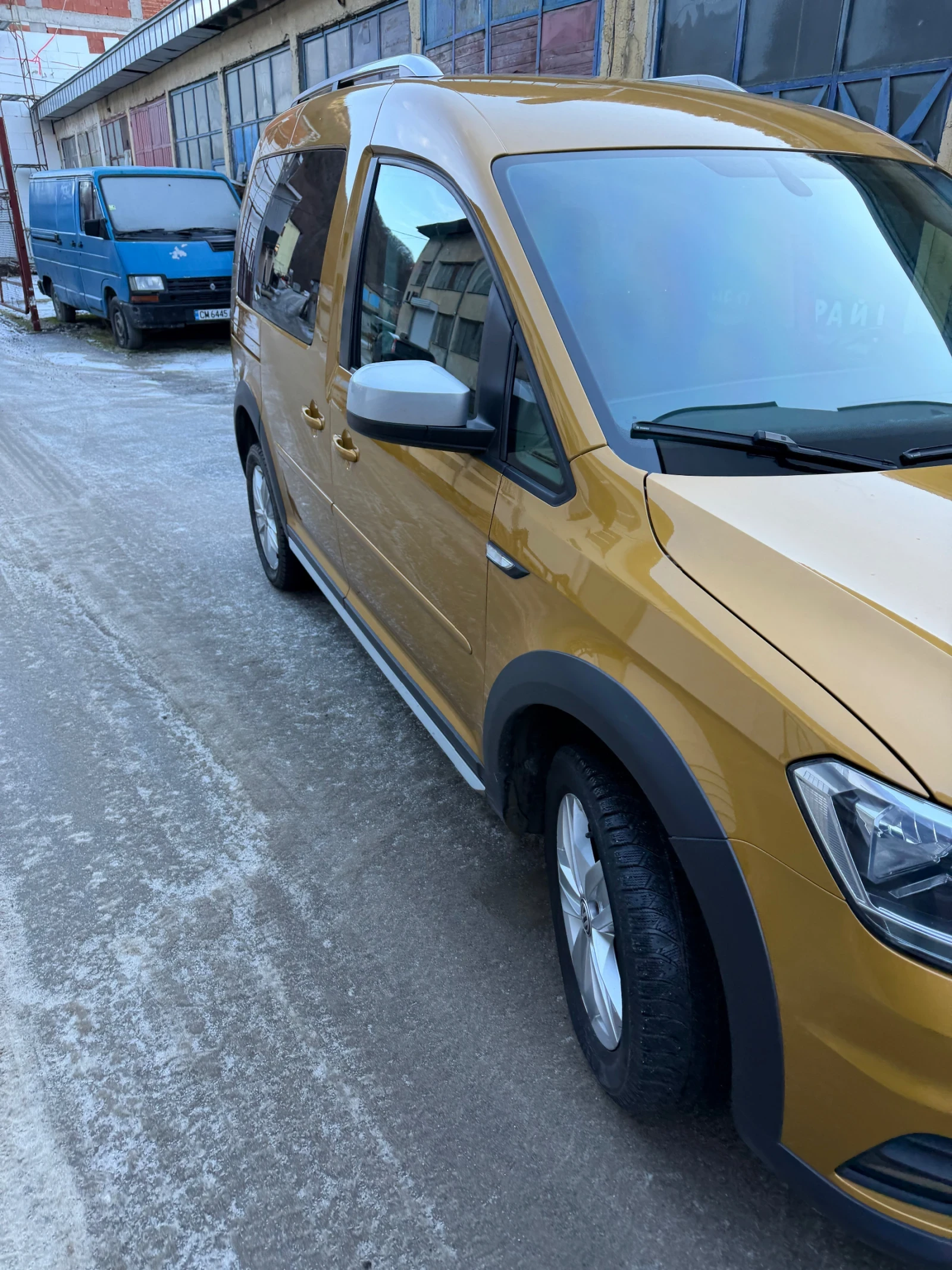 VW Caddy Alltrack 4x4 2.0tdi - изображение 6