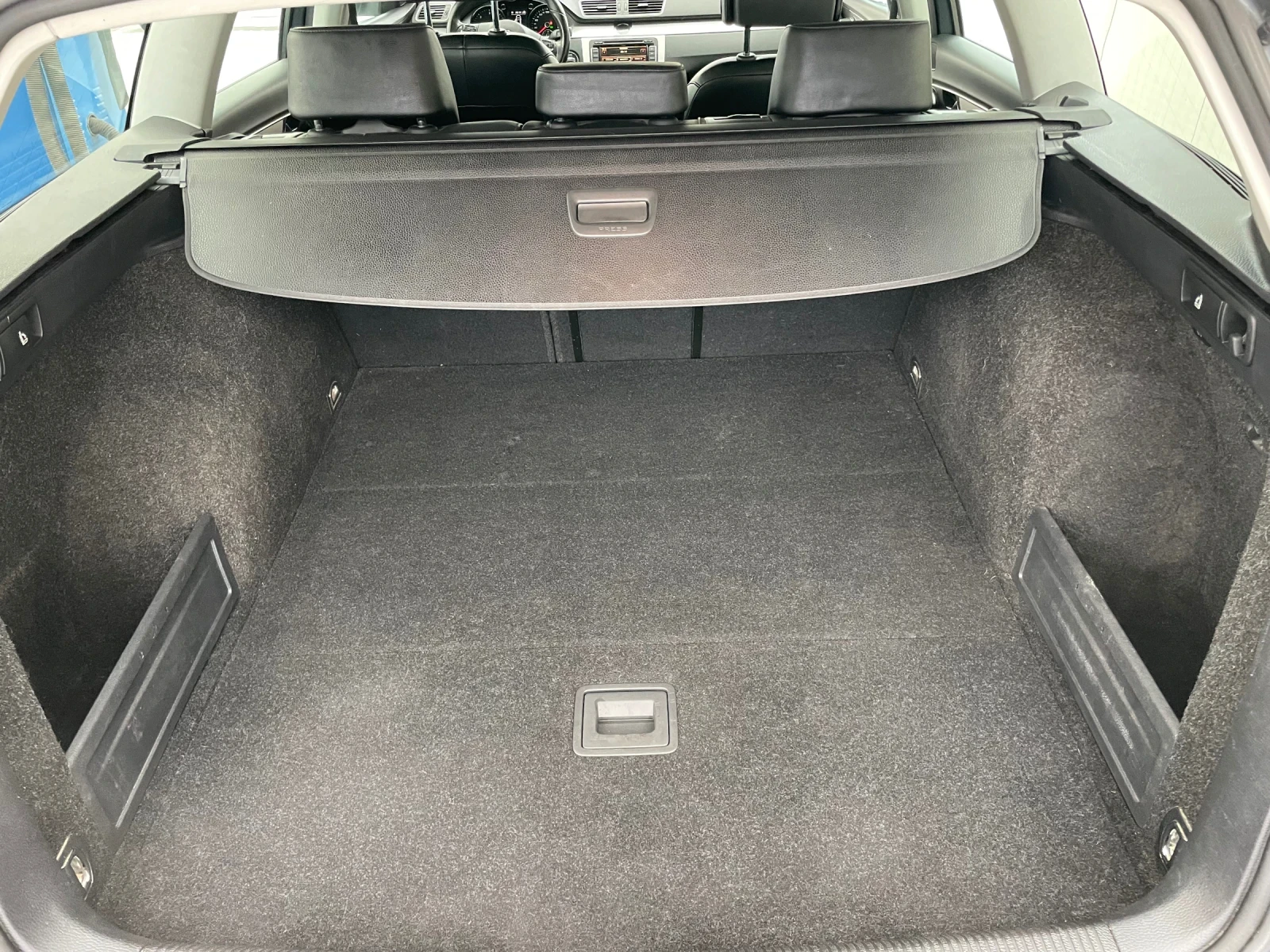 VW Passat 2.0TDI/DSG/КОЖА/NAVI/ПОДГРЕВ/Сервизна История/ - изображение 10