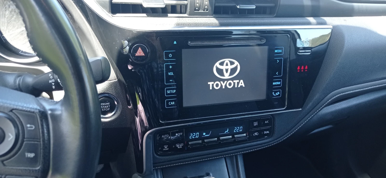 Toyota Auris, снимка 8 - Автомобили и джипове - 53726121