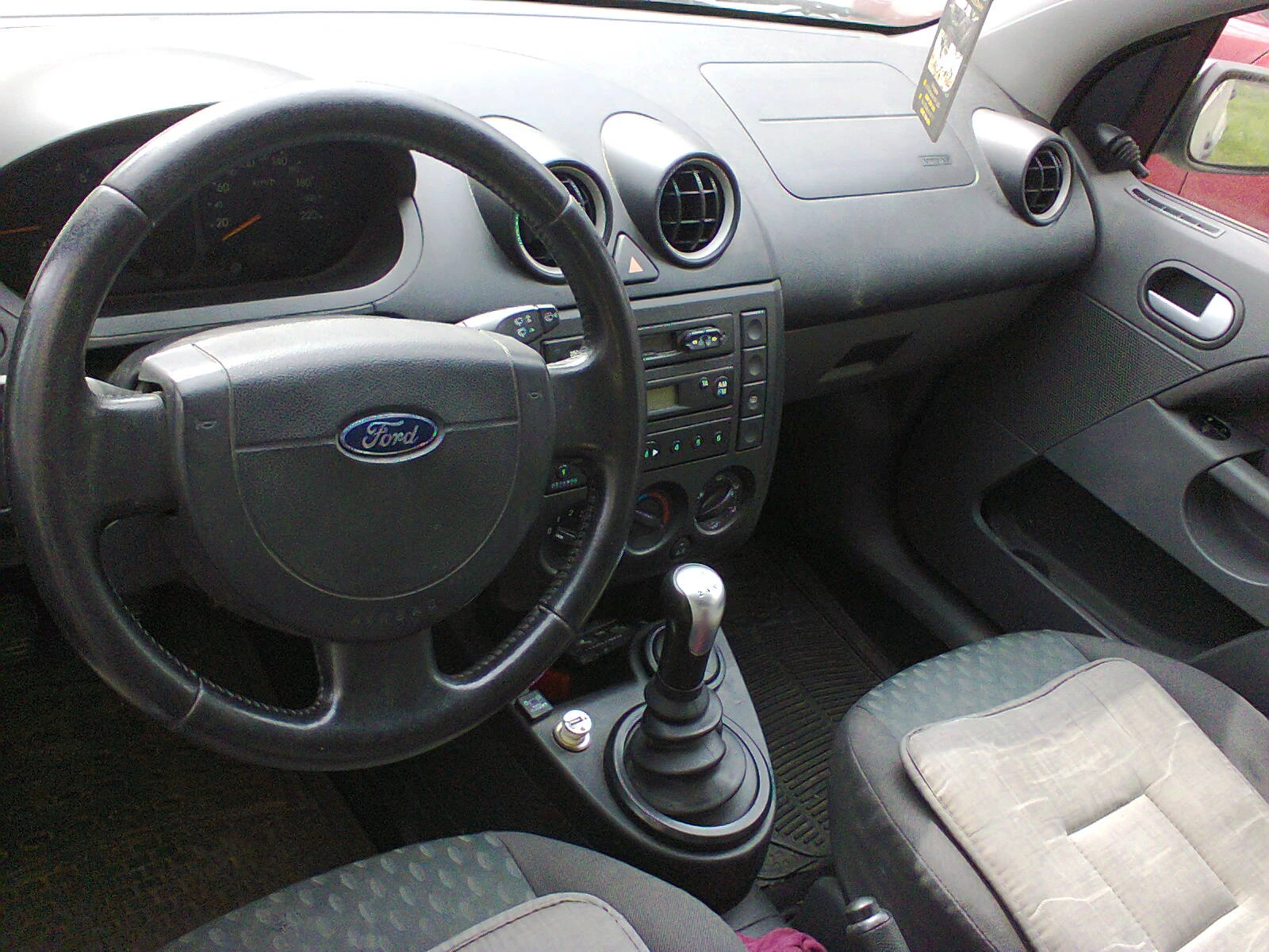 Ford Fiesta Газ/Бензин 1.4-80 коня* Климатик* , снимка 16 - Автомобили и джипове - 53754296