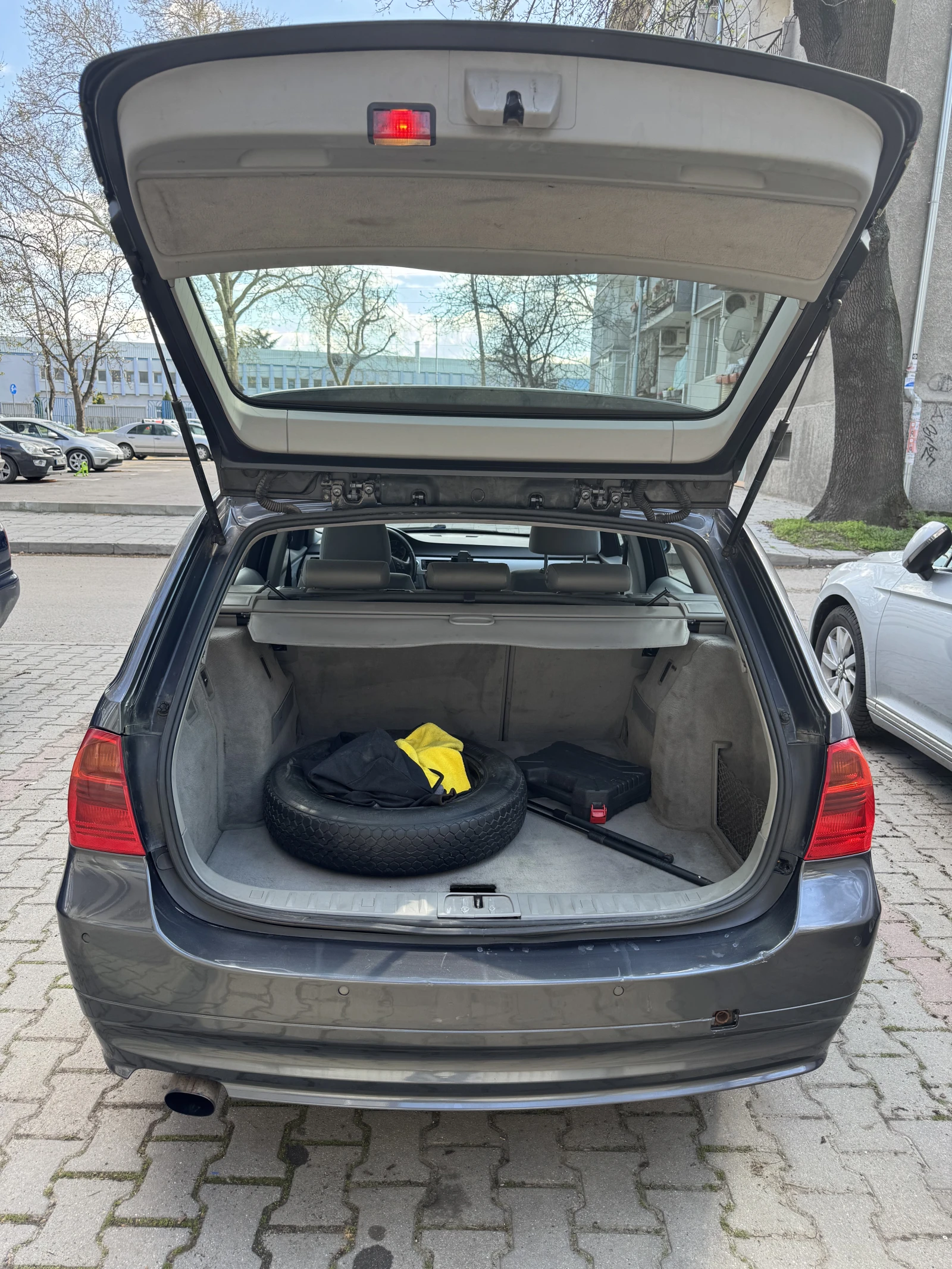 BMW 320, снимка 12 - Автомобили и джипове - 54106117