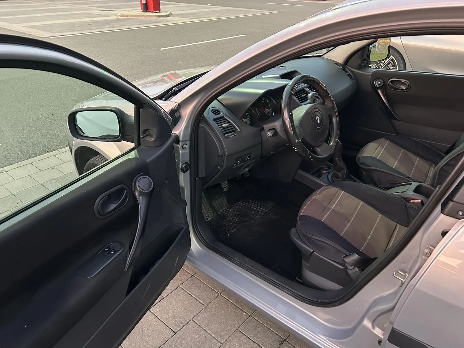 Renault Megane, снимка 6 - Автомобили и джипове - 54491514