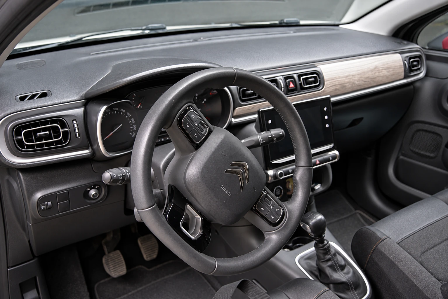 Citroen C3 1.2 PureTech 110кс/22к км, снимка 8 - Автомобили и джипове - 56341956