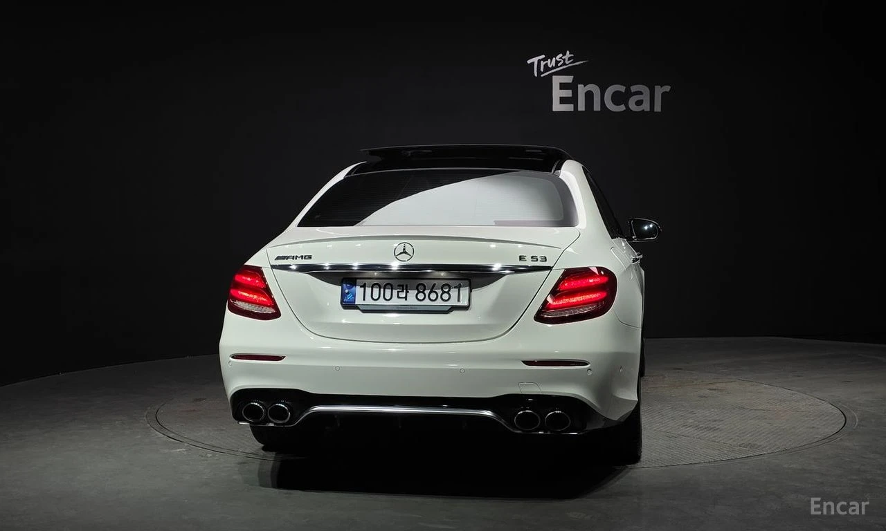 Mercedes-Benz E 53 AMG 4MATIC+ BURMESTER* ОБДУХВАНЕ* LANE ASS* ПАНО* 360, снимка 4 - Автомобили и джипове - 54729699
