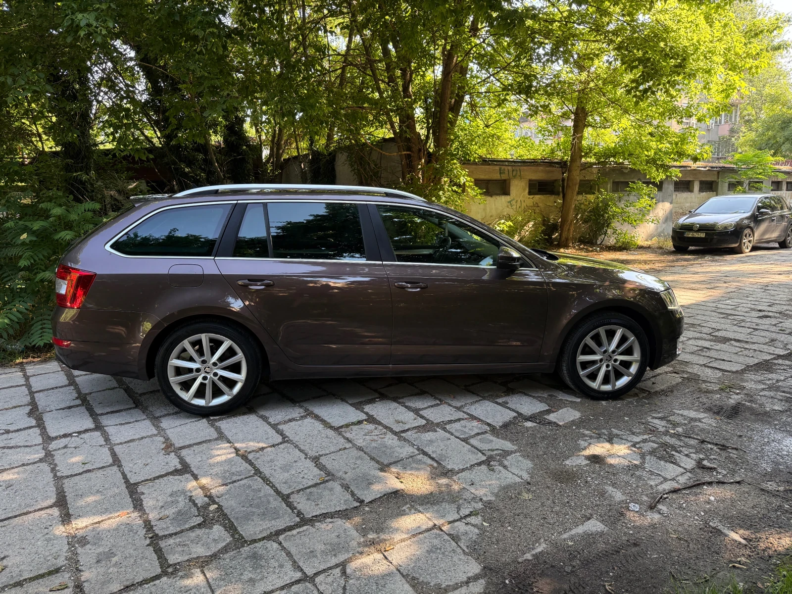 Skoda Octavia 1.6 TDI/Led/Navi/Keyless, снимка 8 - Автомобили и джипове - 54821970