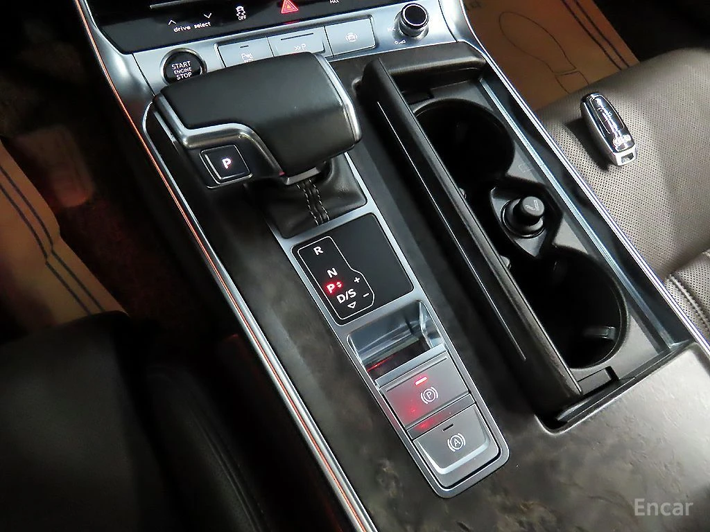 Audi A7 55TFSI* MATRIX* S* LINE* ОБДУХВАНЕ* ДИСТРОНИК* , снимка 9 - Автомобили и джипове - 55570569