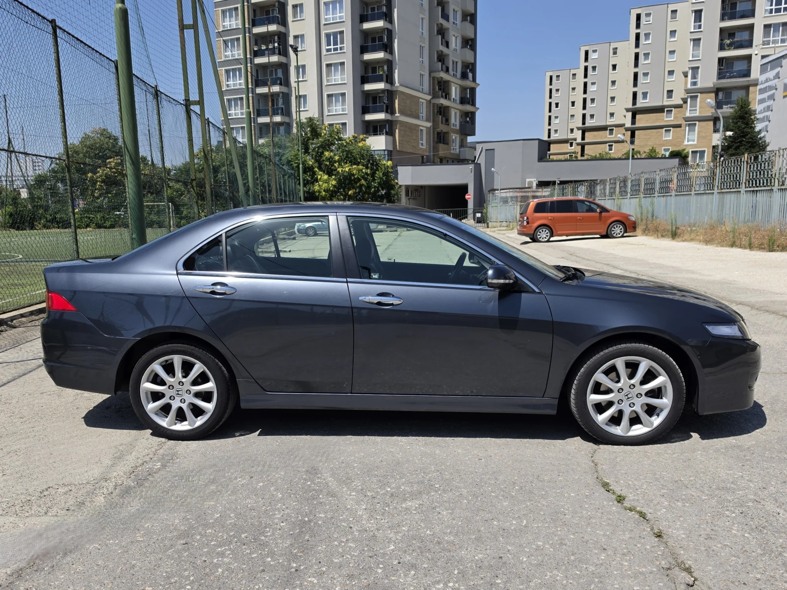 Honda Accord 2.4i-VTEC Executive Facelift NAVI, снимка 4 - Автомобили и джипове - 55659966