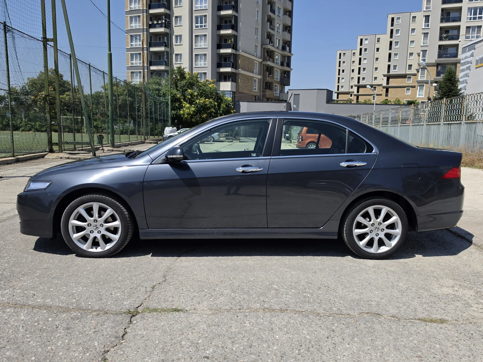 Honda Accord 2.4i-VTEC Executive Facelift NAVI, снимка 8 - Автомобили и джипове - 55659966