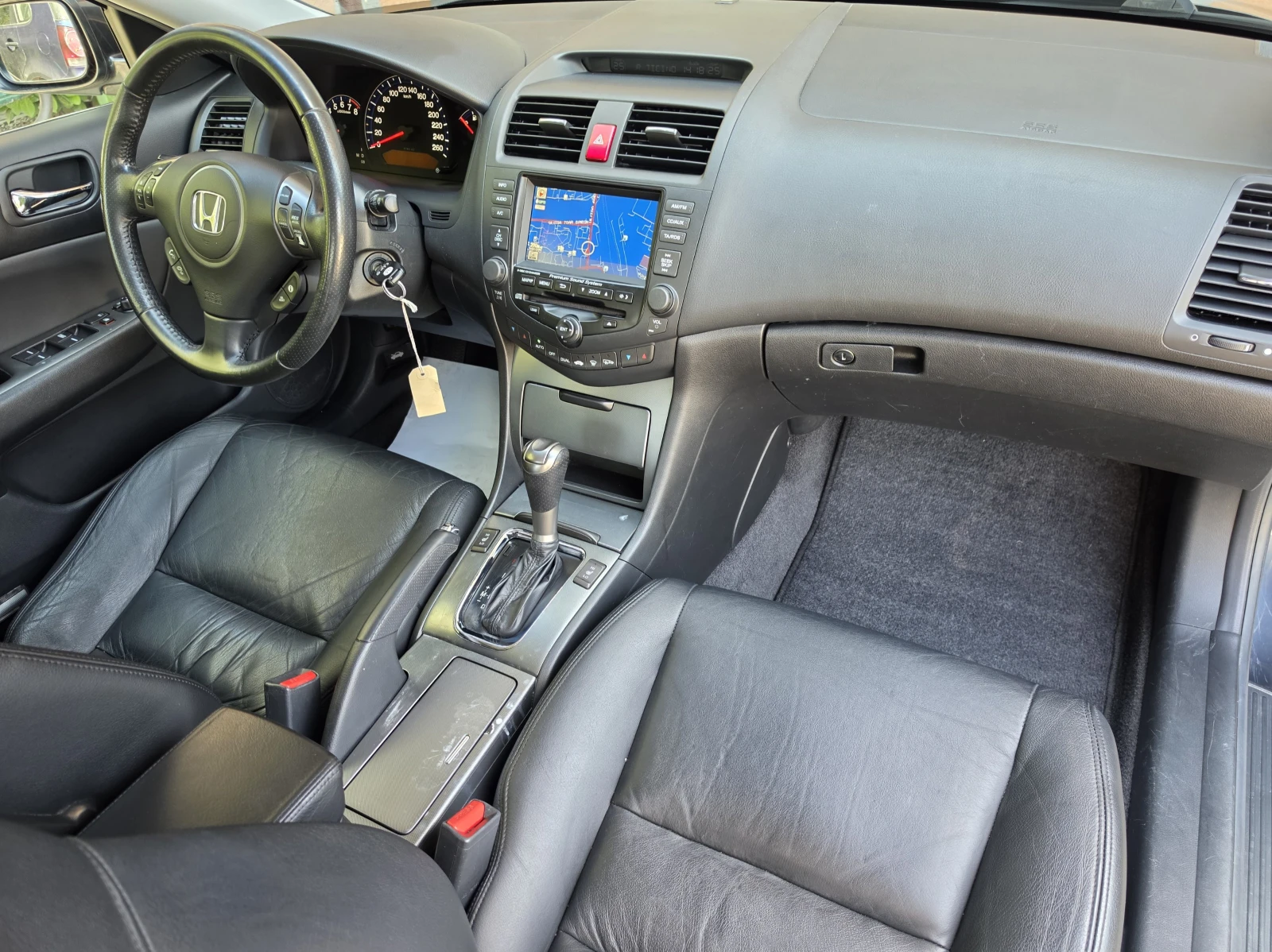 Honda Accord 2.4i-VTEC Executive Facelift NAVI, снимка 14 - Автомобили и джипове - 55659966