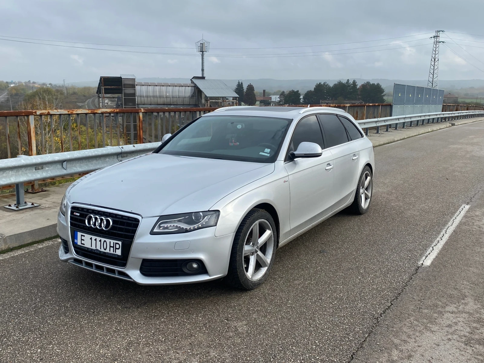 Audi A4 2000 кубика 143 коня
