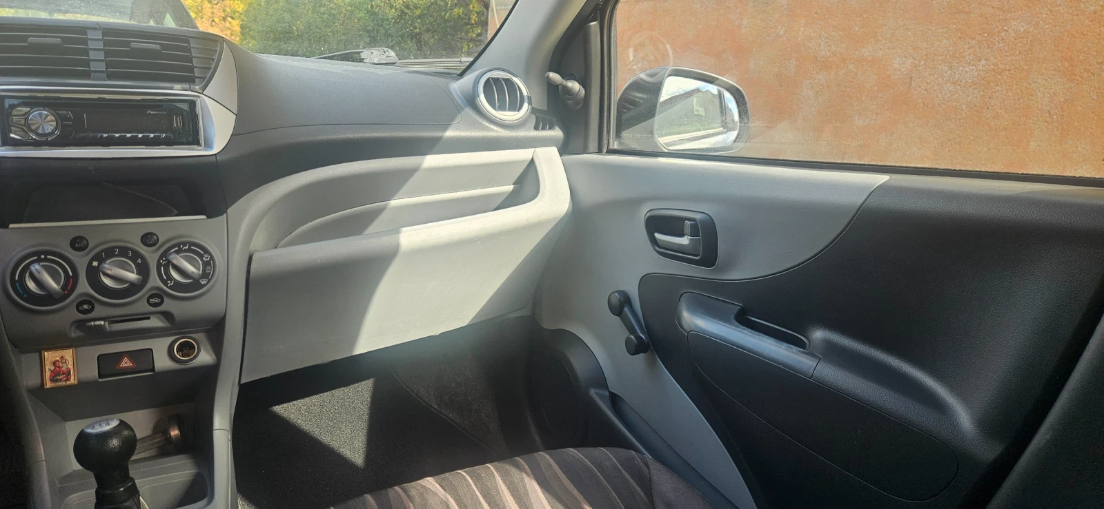 Nissan Pixo, снимка 12 - Автомобили и джипове - 56568483