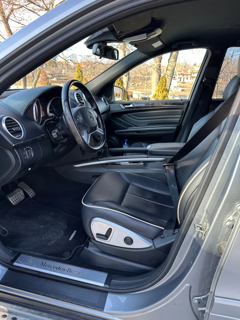 Mercedes-Benz ML 300, снимка 3 - Автомобили и джипове - 49360555