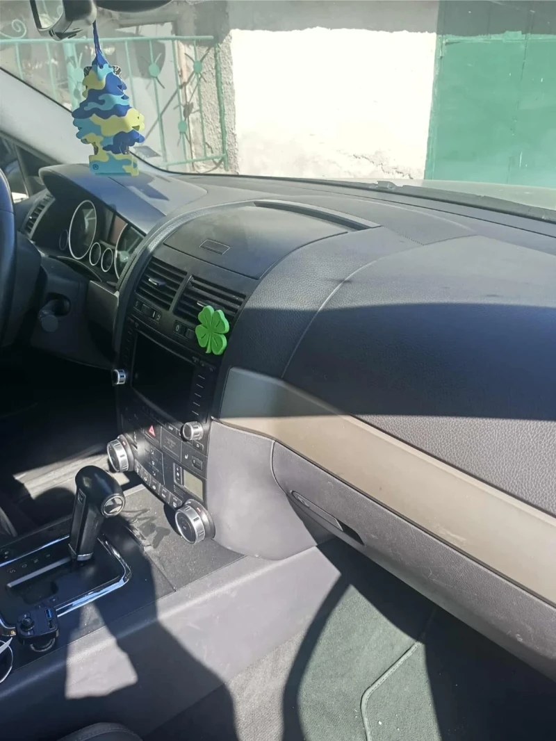 VW Touareg 2.5, снимка 14 - Автомобили и джипове - 52793659