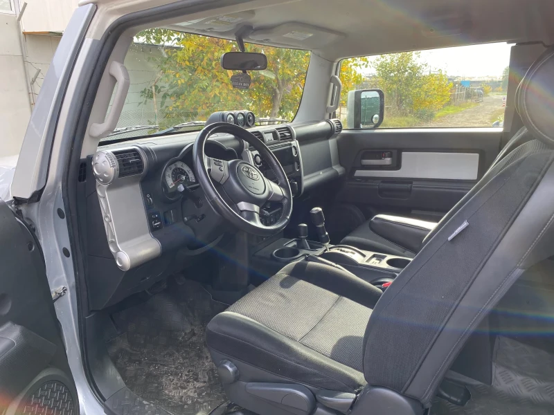 Toyota Fj cruiser TRD 4.0 V6, снимка 14 - Автомобили и джипове - 53201468