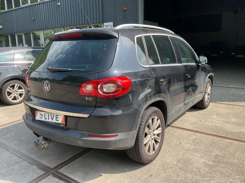 VW Tiguan Tiguan 1.4 TSI Sport & Style 4Motion, снимка 2 - Автомобили и джипове - 55383036