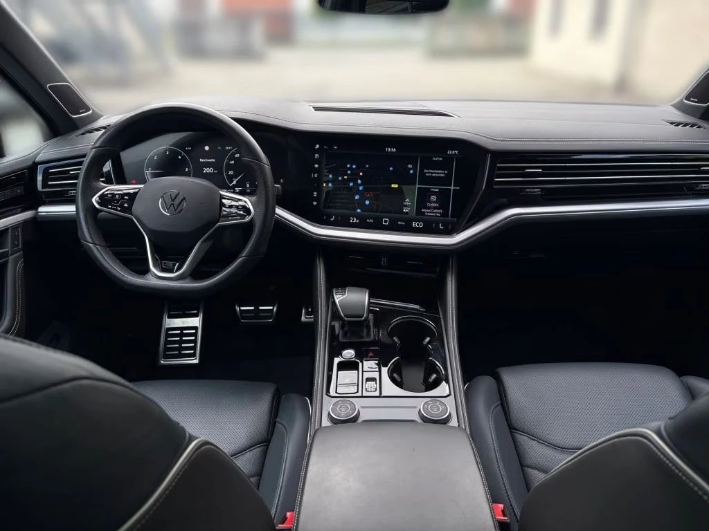 VW Touareg 3.0 TDI R-Line 4M, снимка 8 - Автомобили и джипове - 9805172