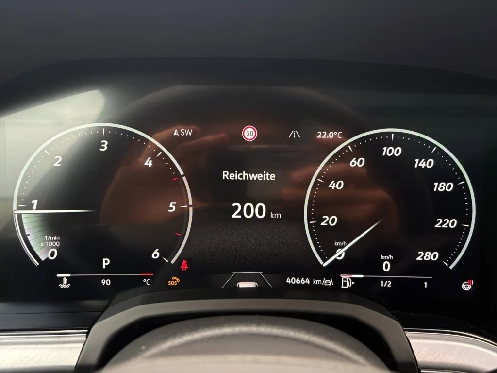 VW Touareg 3.0 TDI R-Line 4M, снимка 11 - Автомобили и джипове - 9805172