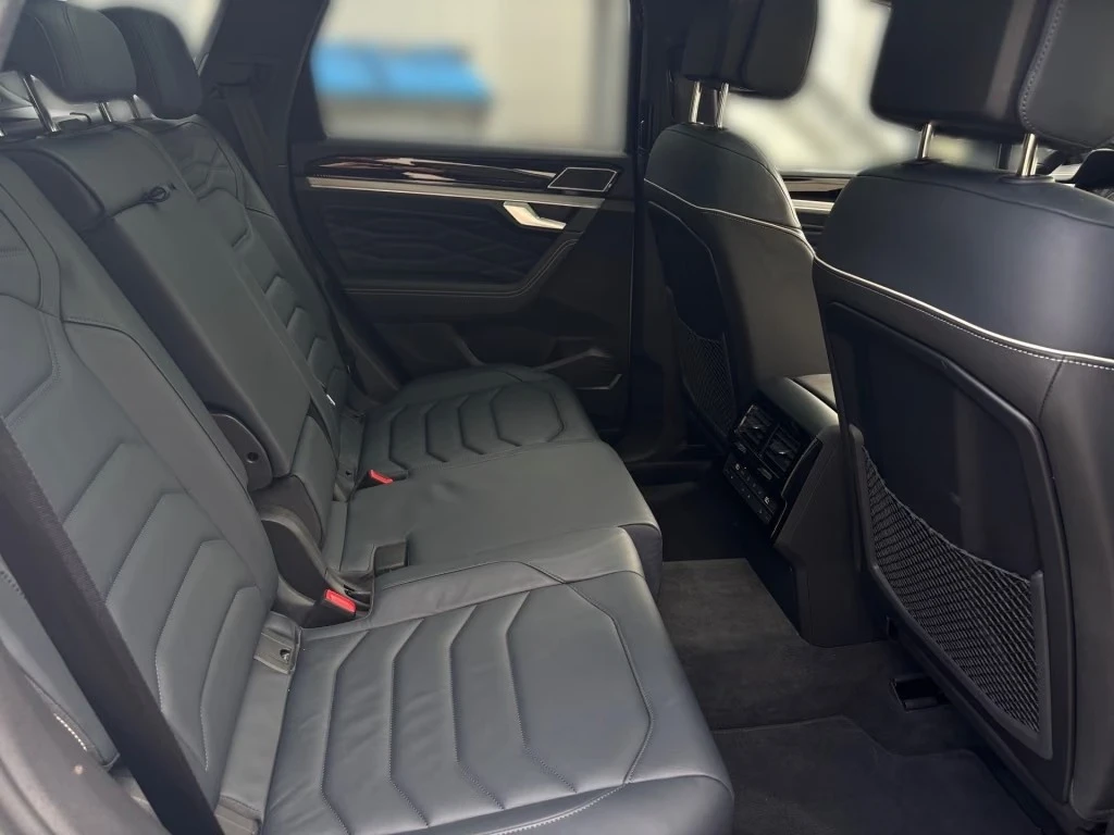VW Touareg 3.0 TDI R-Line 4M, снимка 9 - Автомобили и джипове - 9805172