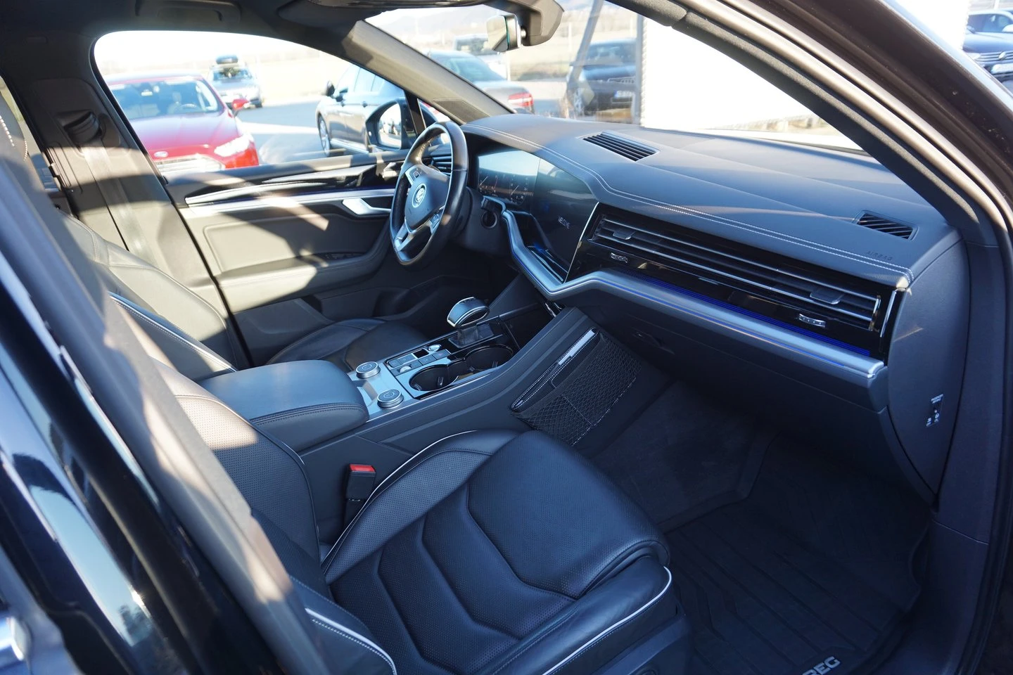 VW Touareg V6 TDI BMT 4MOTION - изображение 6