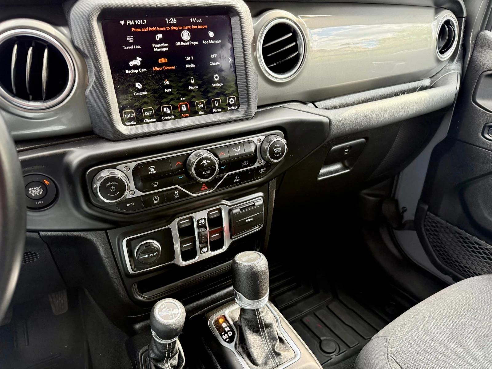 Jeep Wrangler Unlimited, снимка 10 - Автомобили и джипове - 54299124