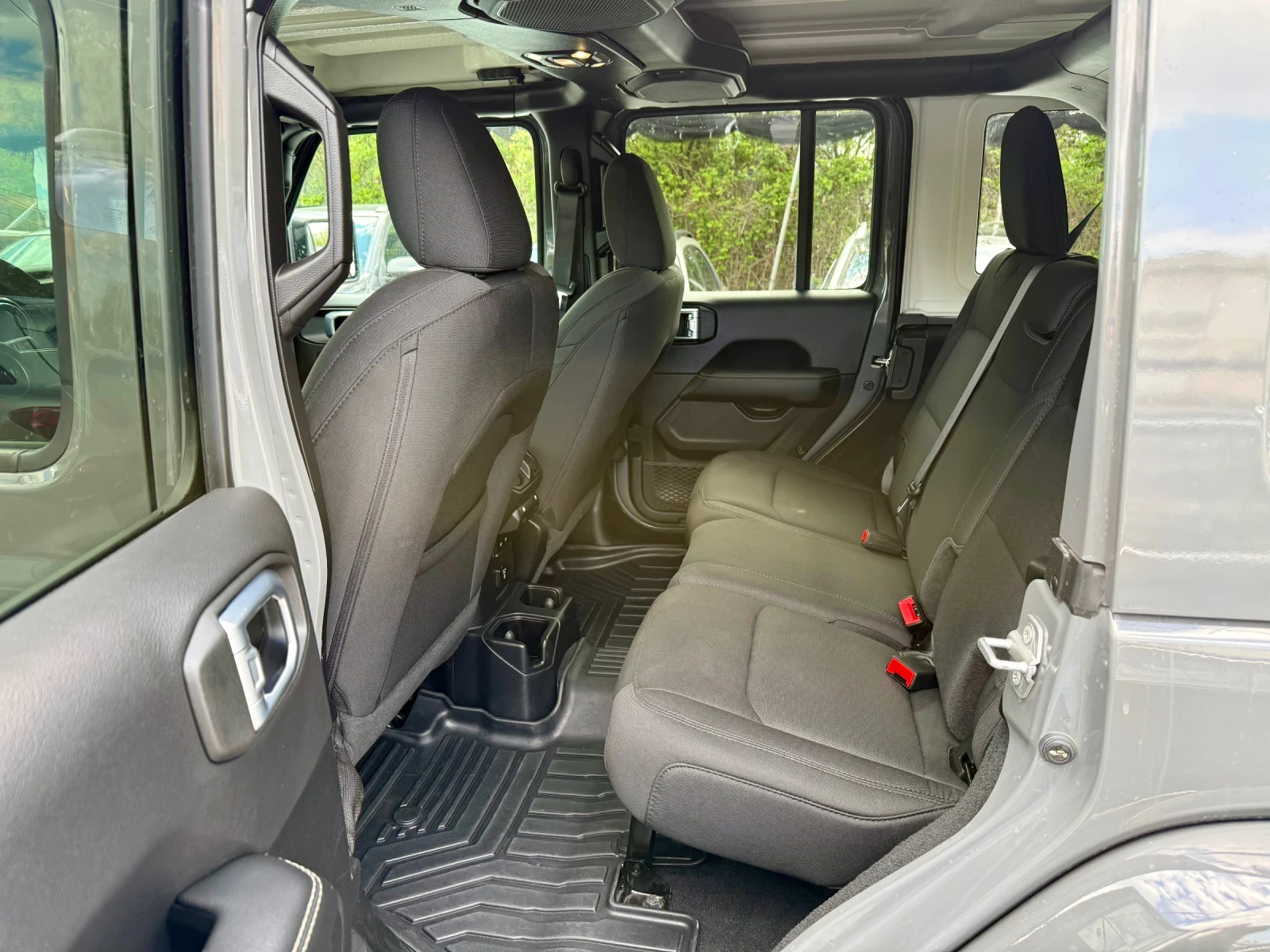 Jeep Wrangler Unlimited, снимка 14 - Автомобили и джипове - 54299124