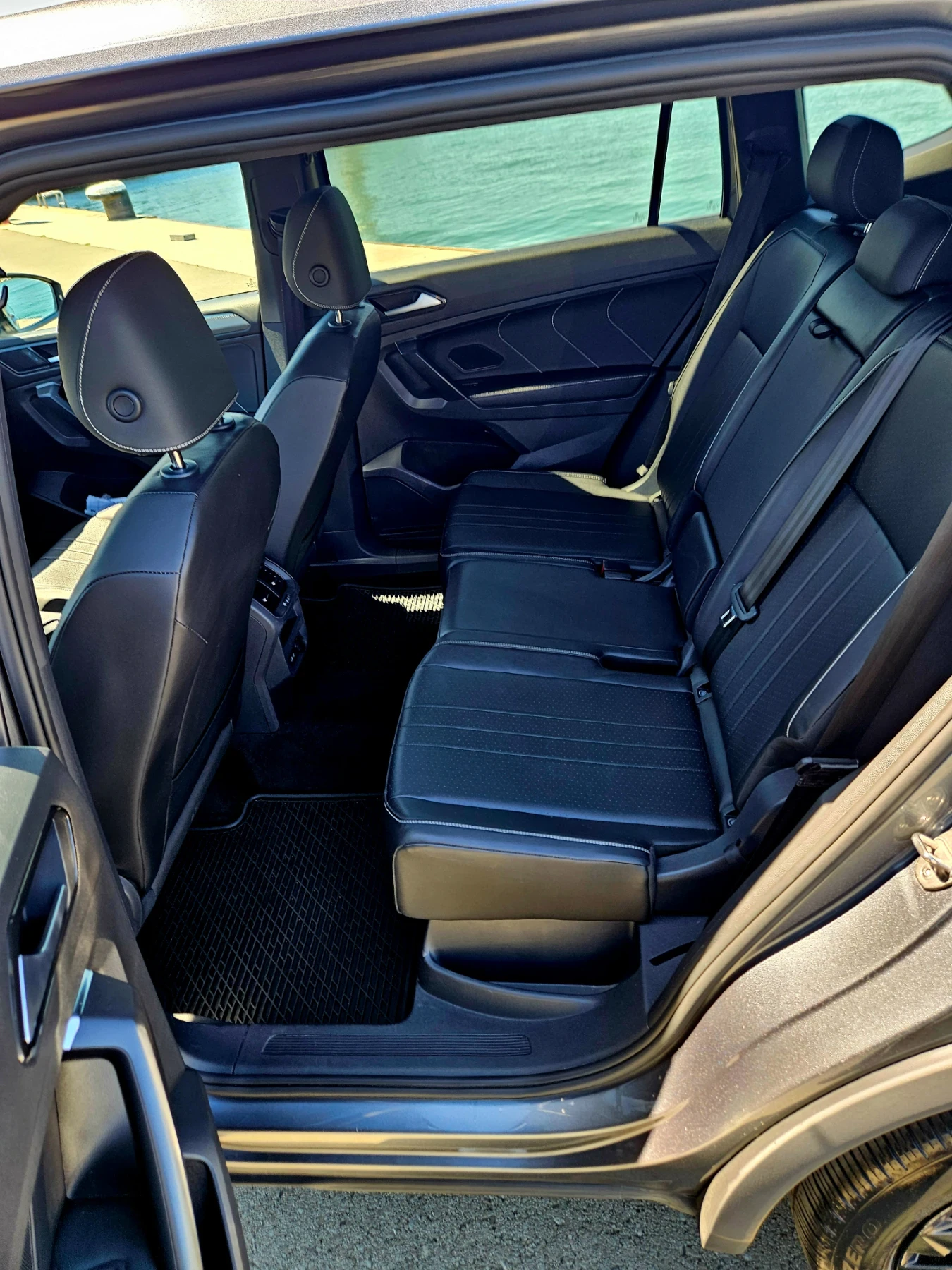 VW Tiguan R-line Black Edition, снимка 15 - Автомобили и джипове - 54370241