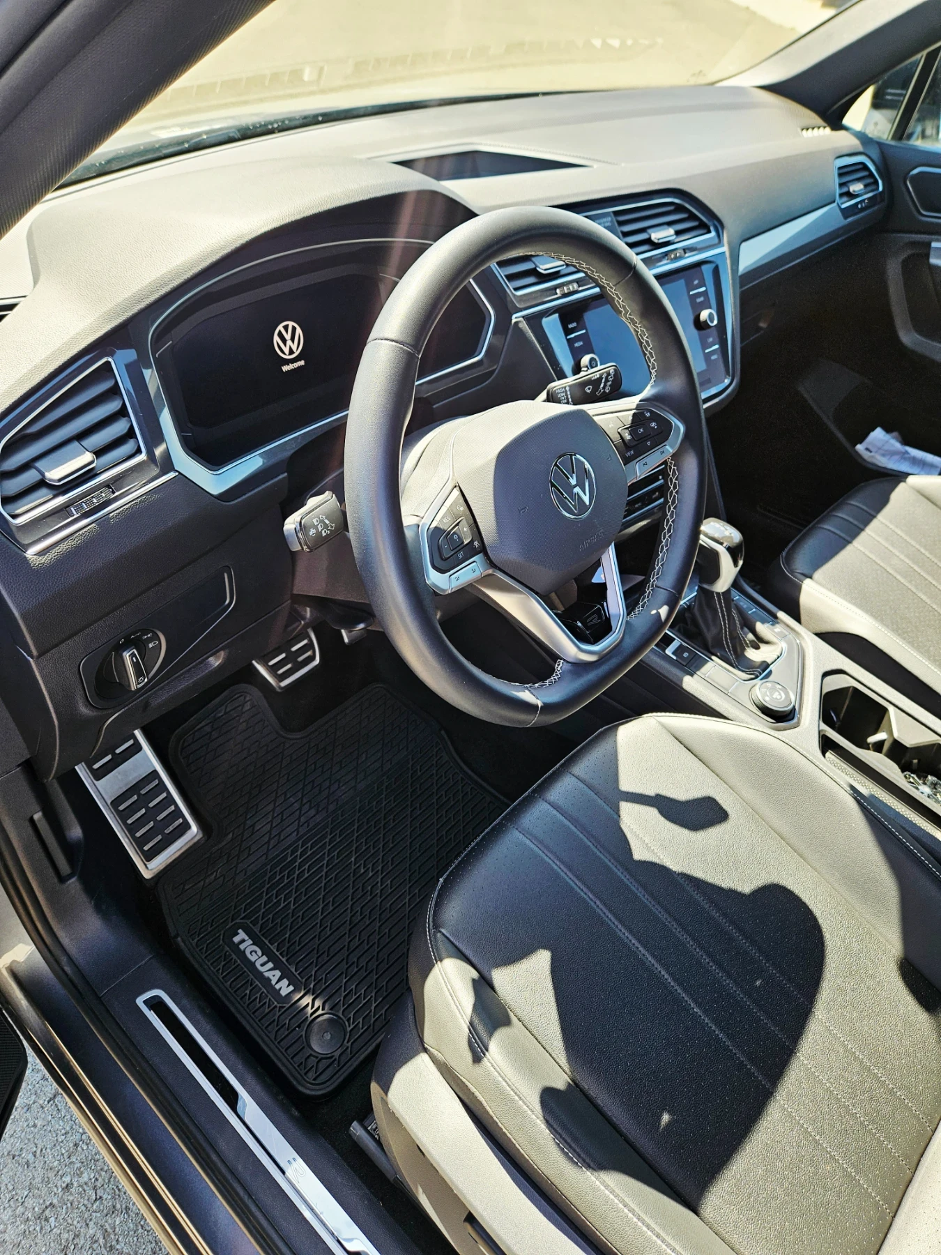 VW Tiguan R-line Black Edition, снимка 11 - Автомобили и джипове - 54370241