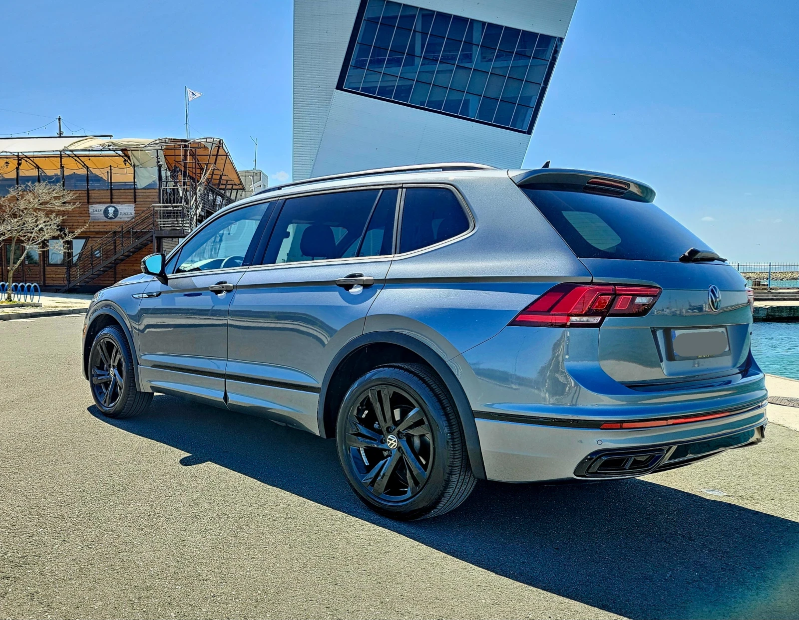 VW Tiguan R-line Black Edition, снимка 8 - Автомобили и джипове - 54370241