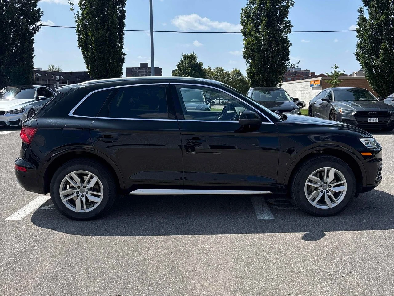 Audi Q5 Komfort, снимка 3 - Автомобили и джипове - 55800600