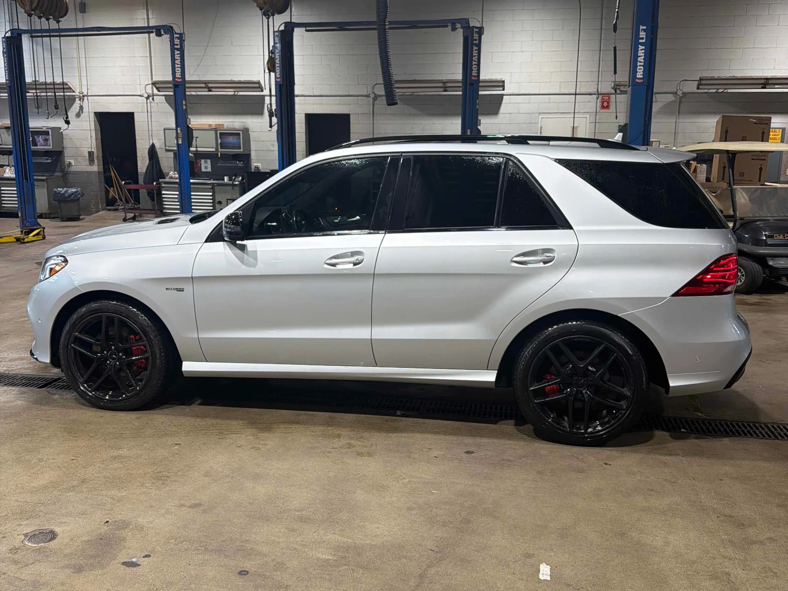 Mercedes-Benz GLE 43 AMG АВТОКРЕДИТ * ОТ ПРЕДСТАВИТЕЛСТВО , снимка 3 - Автомобили и джипове - 55928822