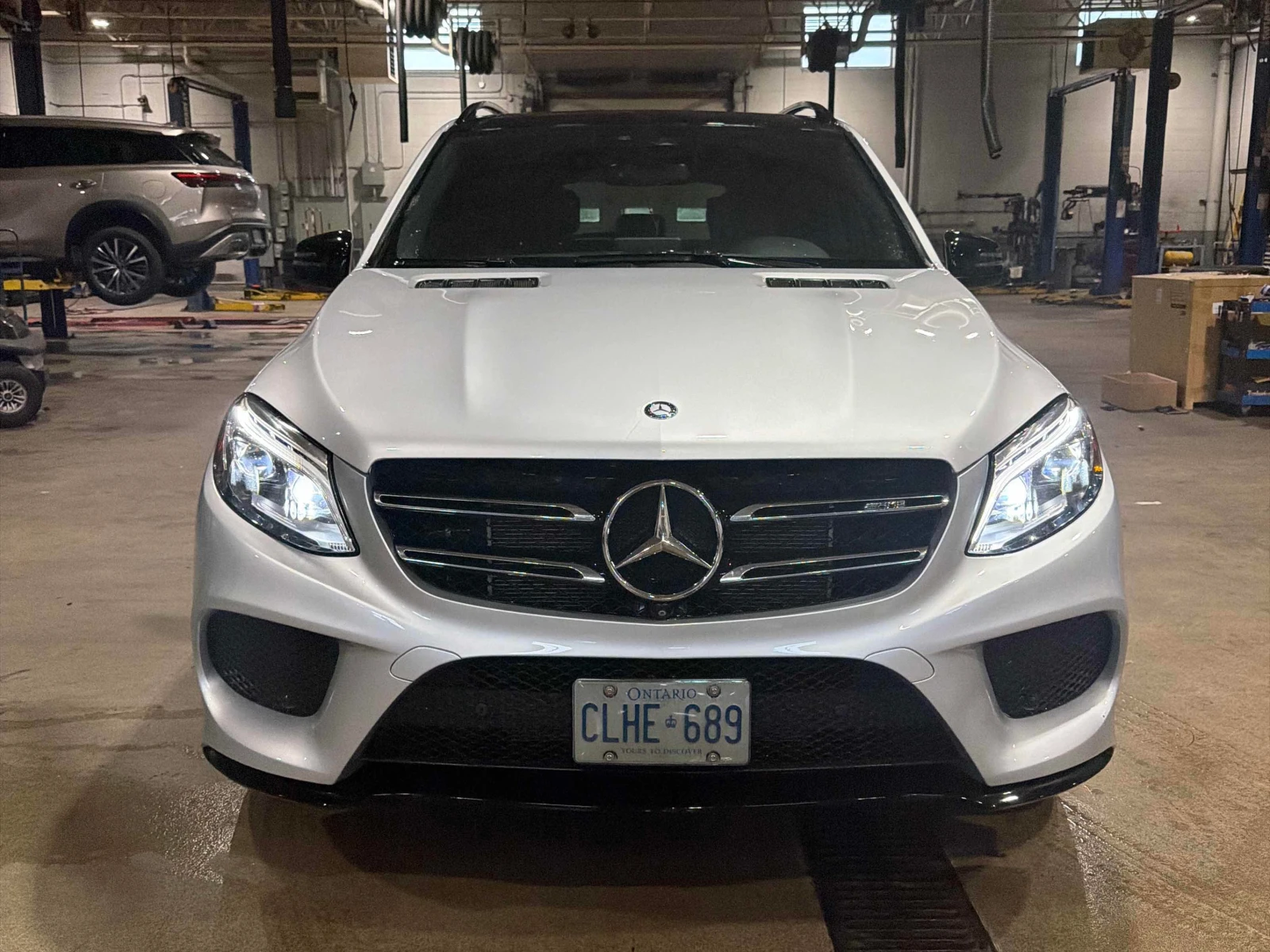 Mercedes-Benz GLE 43 AMG АВТОКРЕДИТ * ОТ ПРЕДСТАВИТЕЛСТВО , снимка 2 - Автомобили и джипове - 55928822