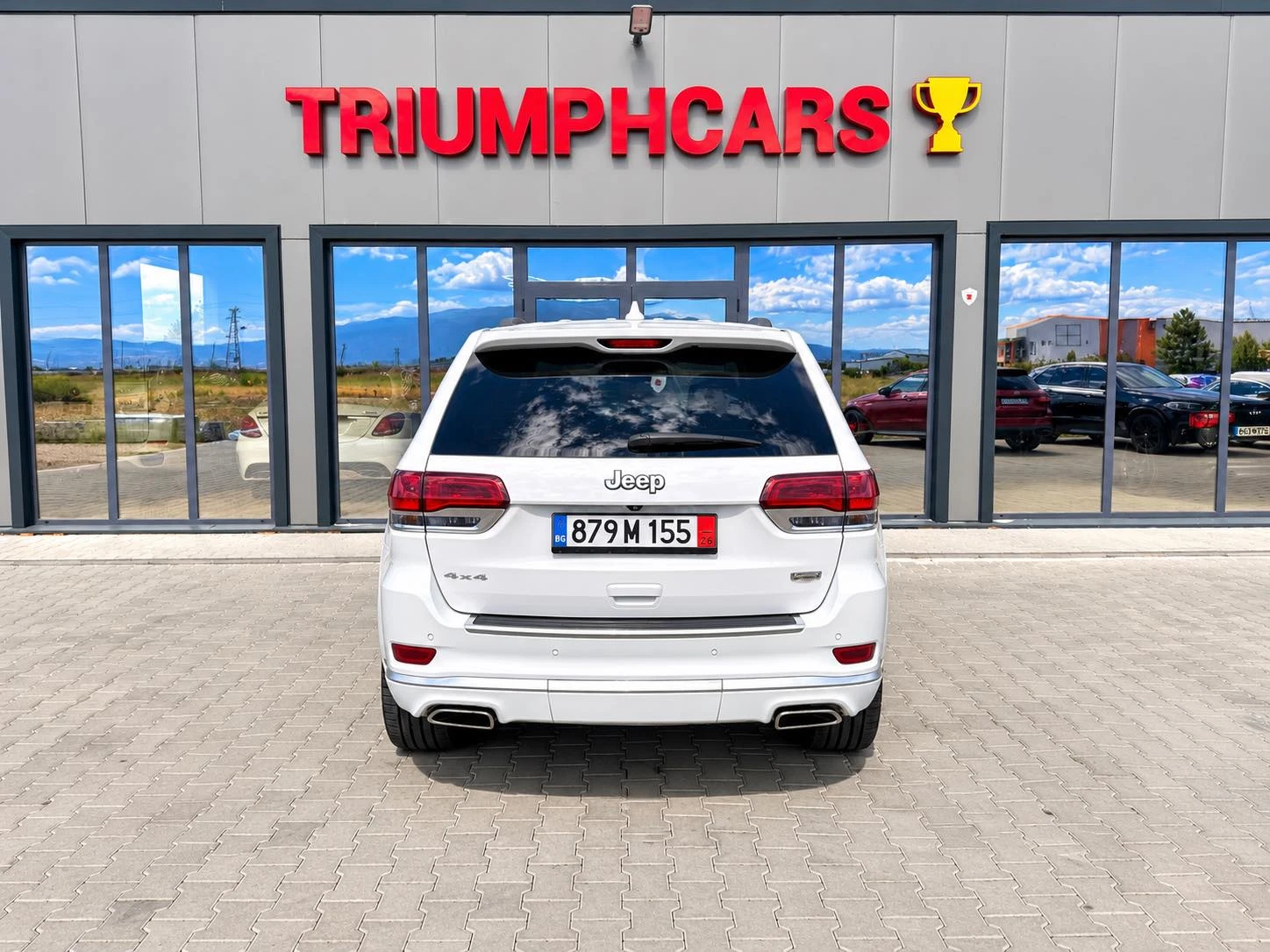 Jeep Grand cherokee SUMMIT 5.7 * ДИСТРОНИК* ОБДУХВАНЕ* ПАНОРАМА* , снимка 5 - Автомобили и джипове - 56213051