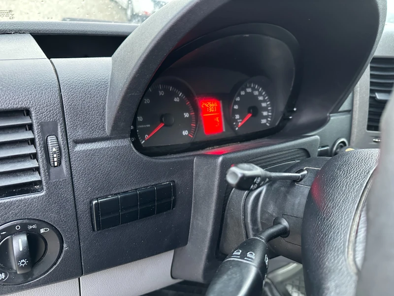 VW Crafter клима/темпомат, снимка 6 - Бусове и автобуси - 52883870