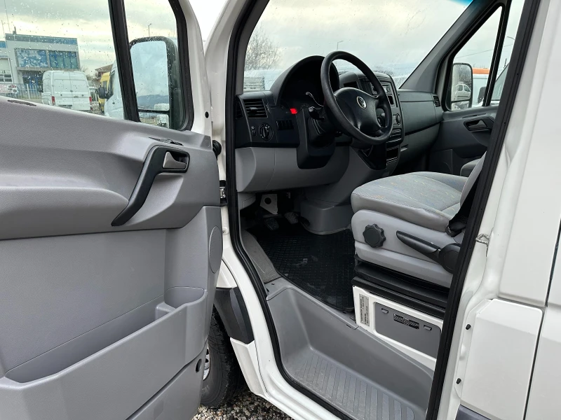 VW Crafter клима/темпомат, снимка 8 - Бусове и автобуси - 52883870