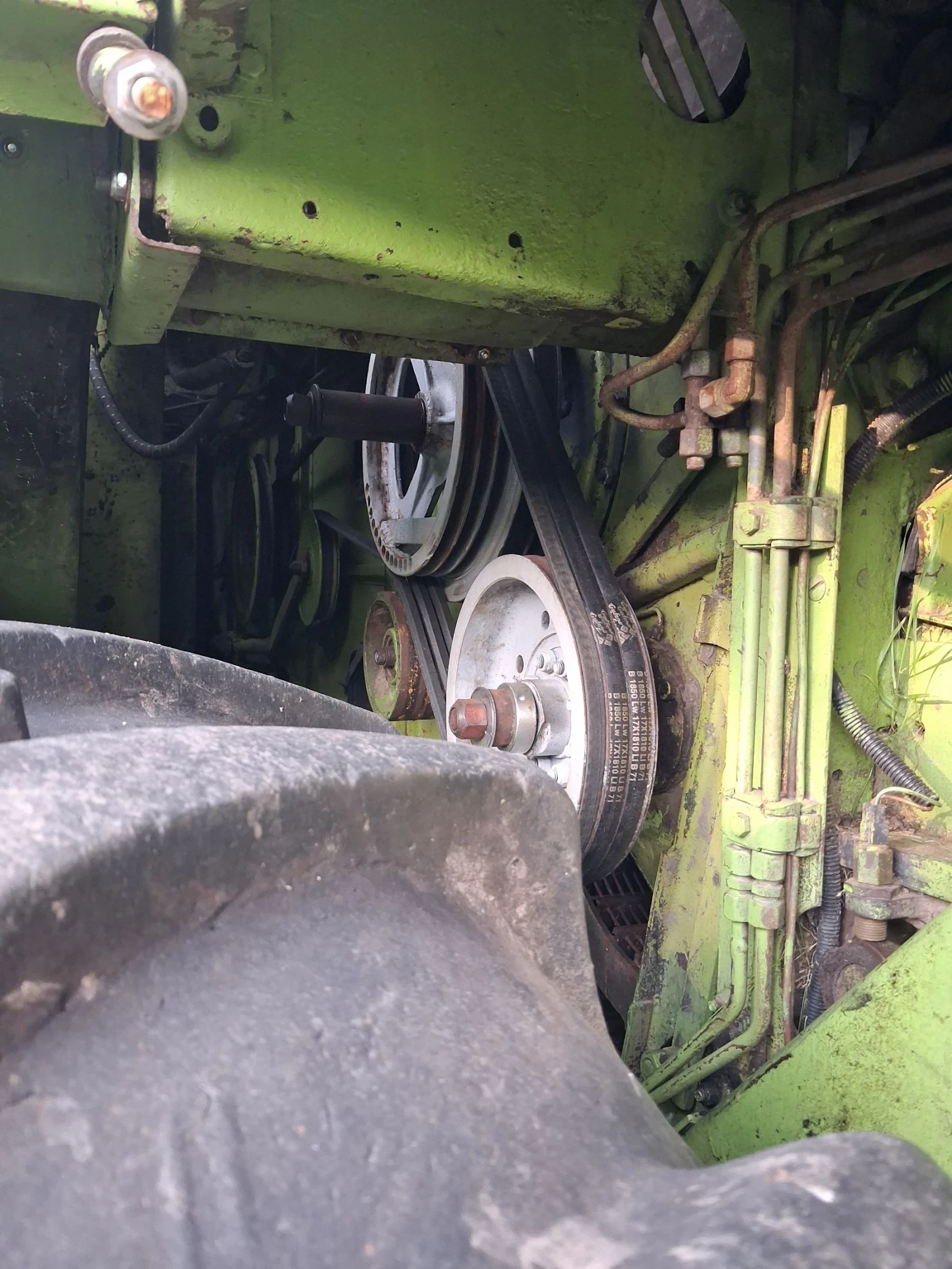 Комбайн Claas 108SL, снимка 14 - Селскостопанска техника - 55610673