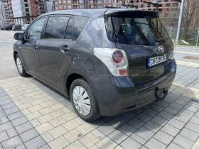 Toyota Verso 2.0 D-4D 126 Видео, снимка 4