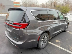 Chrysler Pacifica HYBRID TOURING L, снимка 6 - Автомобили и джипове - 53636373