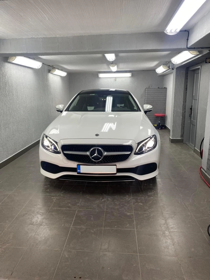 Mercedes-Benz E 220, снимка 2 - Автомобили и джипове - 47469279