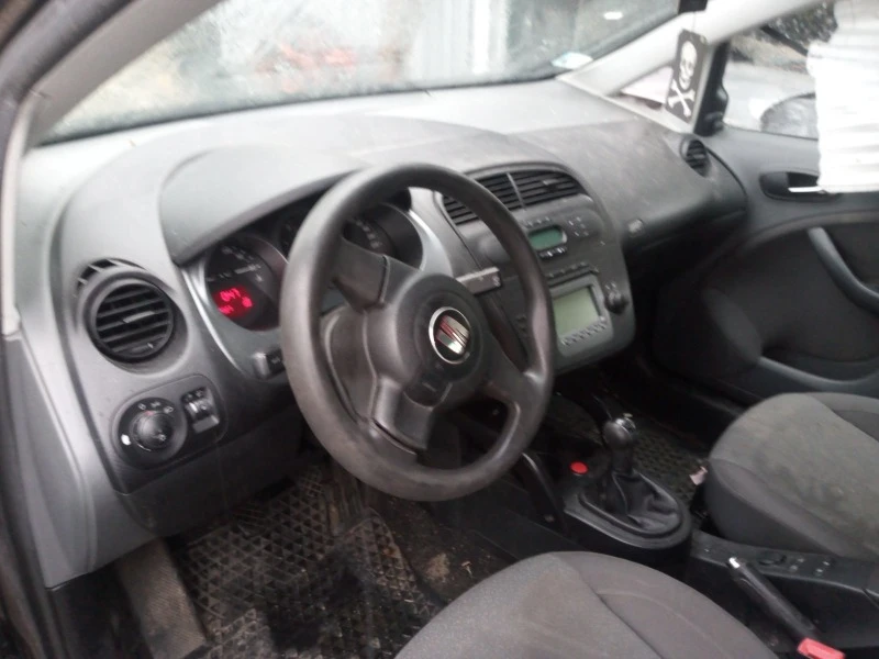 Seat Altea 1.6 benzin BSE, снимка 6 - Автомобили и джипове - 45387755