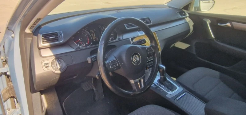 VW Passat, снимка 4 - Автомобили и джипове - 49173737