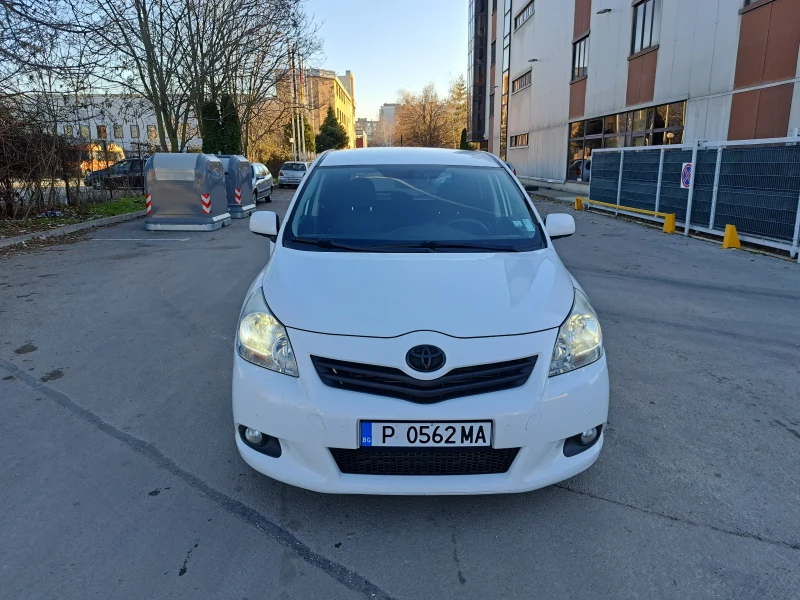 Toyota Corolla verso 2, 0/ НАВИГАЦИЯ, КАМЕРА, снимка 1 - Автомобили и джипове - 48408165