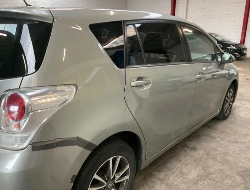 Toyota Verso 2.0д 125к.с , снимка 13 - Автомобили и джипове - 48484741