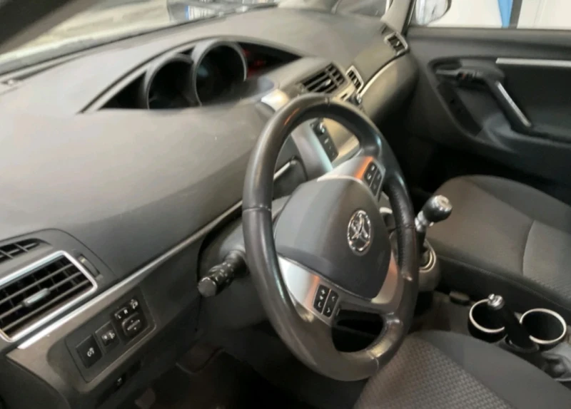 Toyota Verso 2.0д 125к.с , снимка 11 - Автомобили и джипове - 48484741