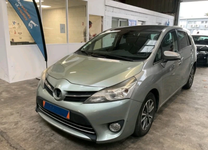 Toyota Verso 2.0д 125к.с , снимка 1 - Автомобили и джипове - 48484741